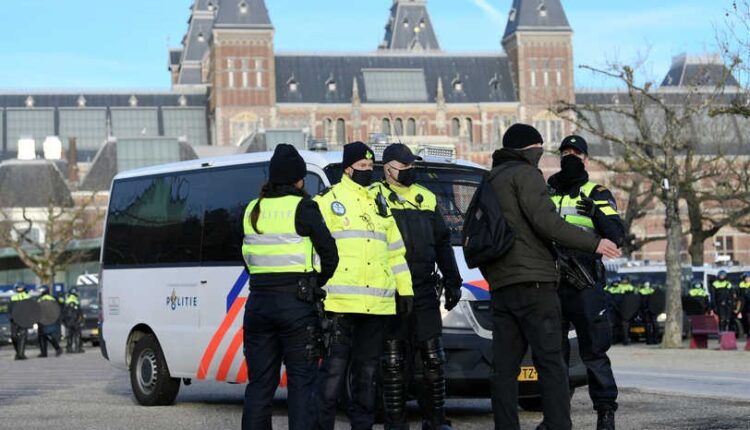 هولندا تعيد فرض قيود كورونا مجددا بعد ارتفاع معدل الإصابات