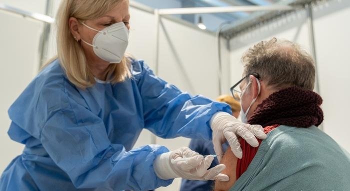 وزارة الصحة الإيطالية تعلن عن خطة لتطعيم 80% من السكان ضد كورونا