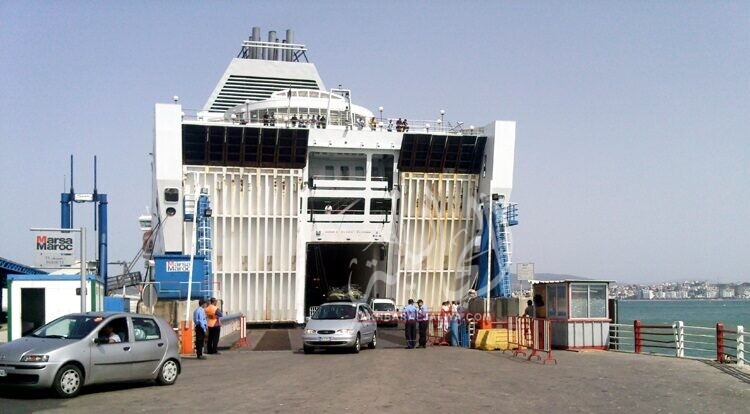 رحلة بحرية من ميناء طنجة المتوسط للترحيل العالقين