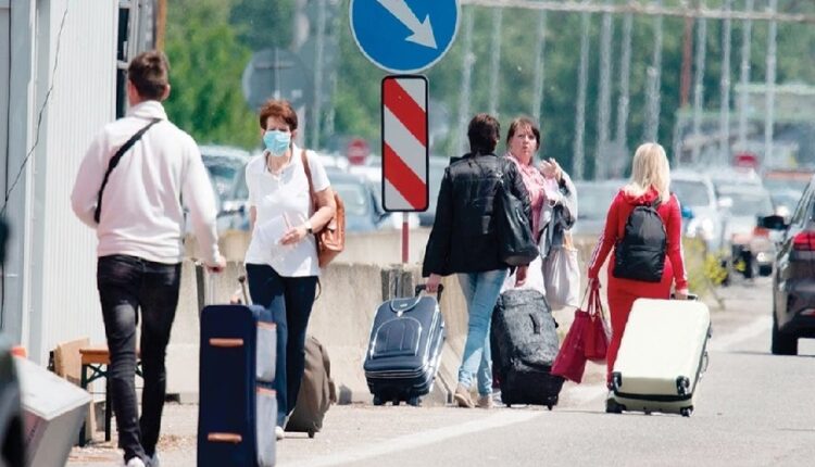 إيطاليا ترفع قيود الحجر الصحي عن المسافرين القادمين من دول الاتحاد الأوروبي