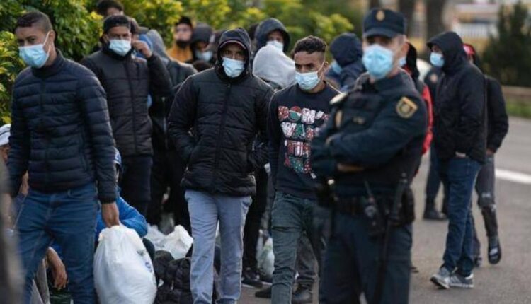 السلطات المغربية تطلب من إسبانيا وقف ترحيل المهاجرين السريين !